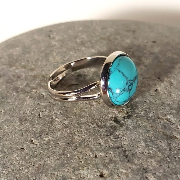 Natural Howlite Turquoise-dyed Stone Silvertone Ring - Picture 2 of 3